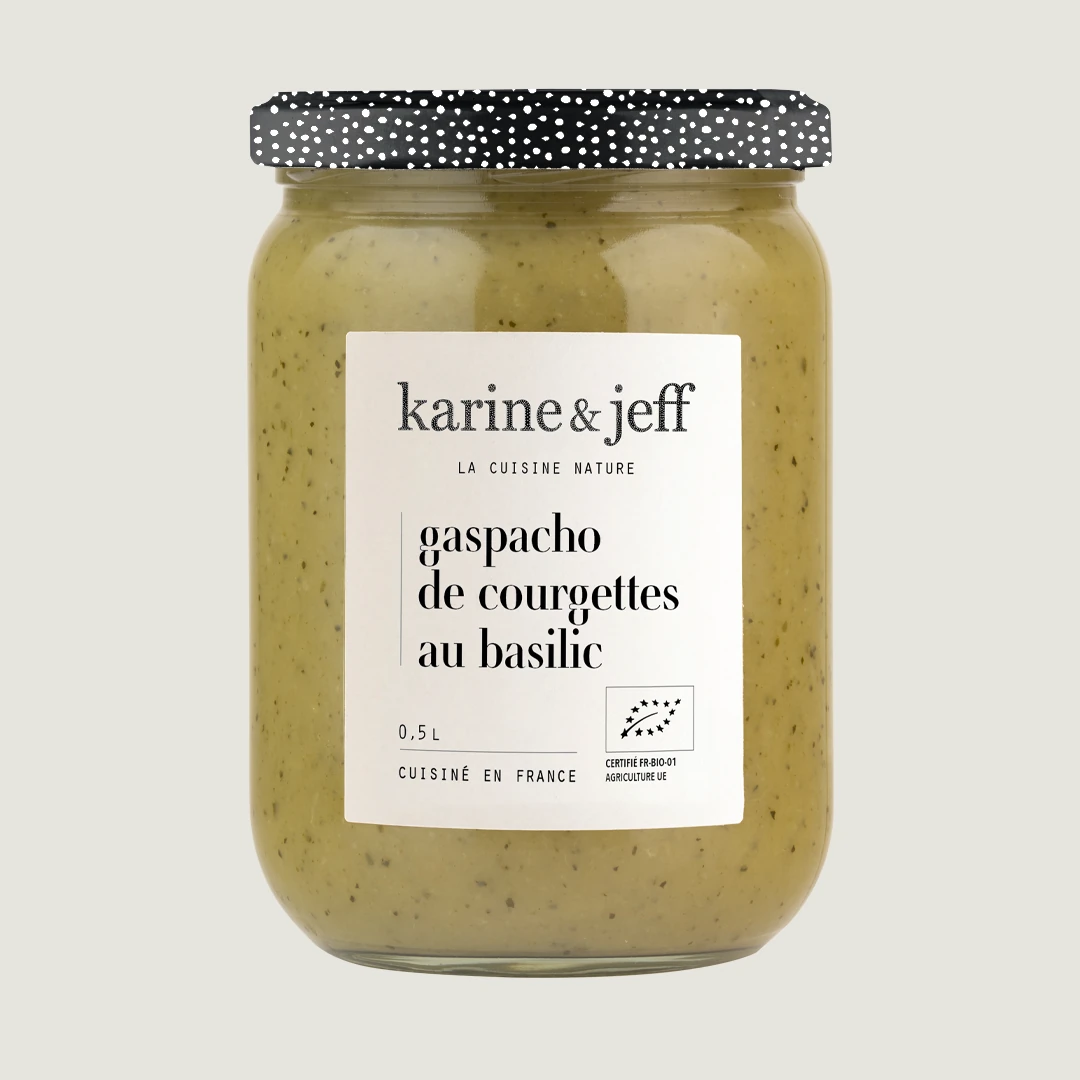 Gazpacho mit Zucchini und Basilikum