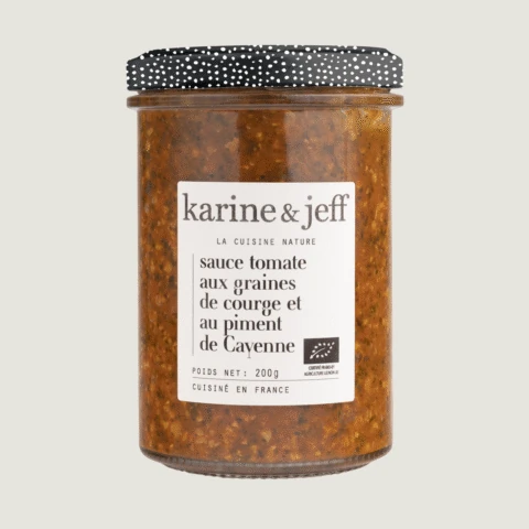 Tomatensauce mit Kürbiskernen und Cayennepfeffer