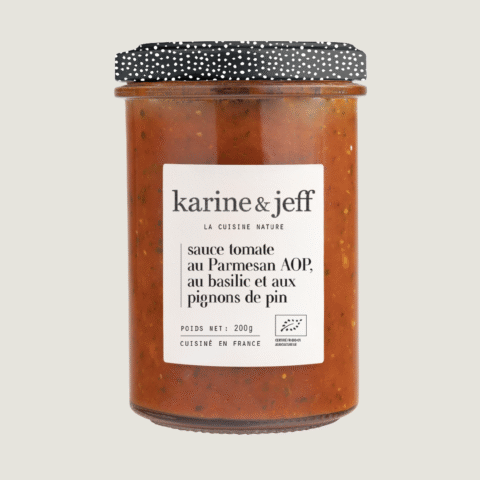 Sauce tomate au parmesan, au basilic et aux pignons de pin