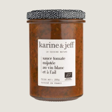 Sauce tomate mijotée au vin blanc et à l'ail